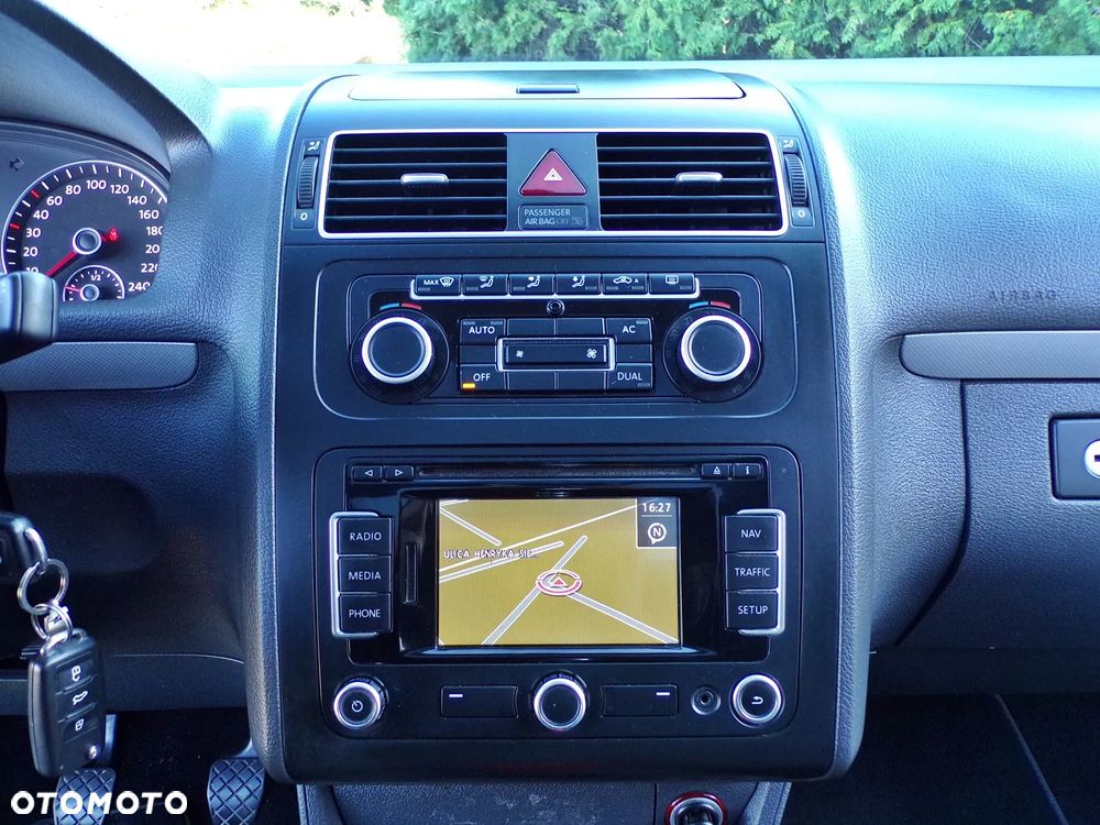 Volkswagen Touran 1.6 TDI DPF BlueMotion Technology MATCH - 22