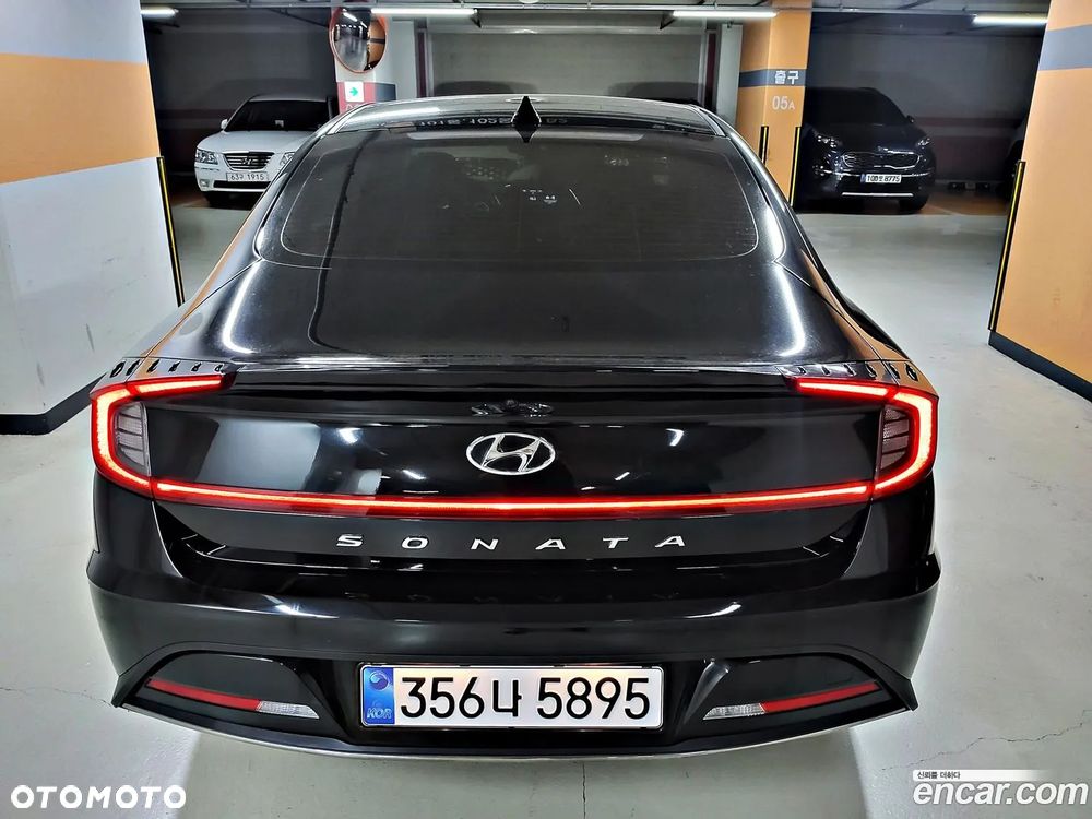 Hyundai Sonata - 4