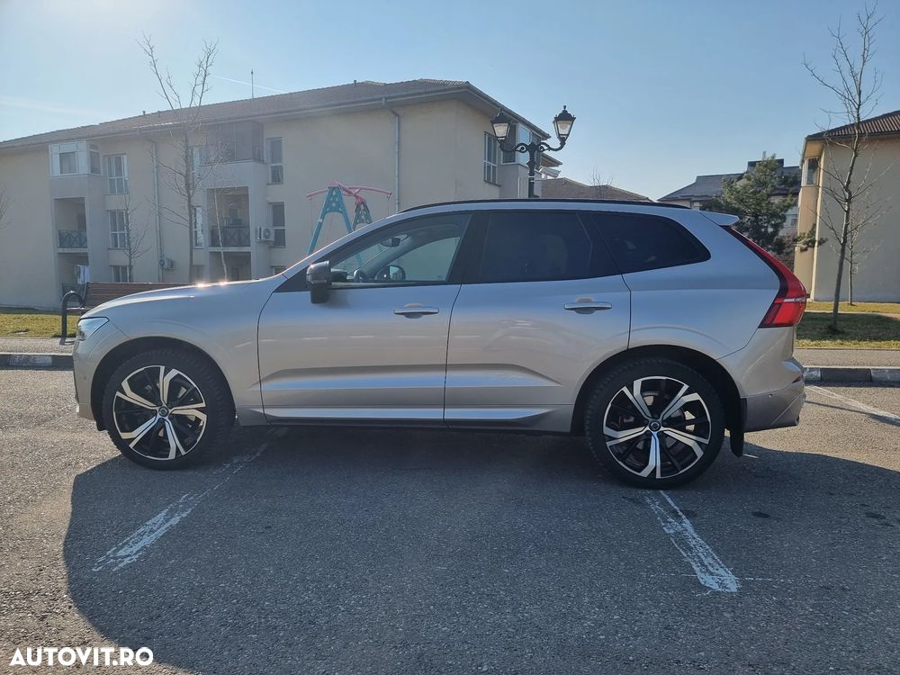 Volvo XC 60 B4 B Plus Dark - 3