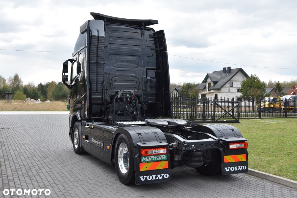 Volvo FH5 540 EURO6 / GLOBETROTTER XL / FULL-LED / KLIMA POSTOJOWA / NAWIGACJA / KAMERY / ALU FELGI / SKÓRY / CAŁY NA PODUSZKACH / TV / FULL OPCJA / STAN IDEALNY ! ! ! - 8