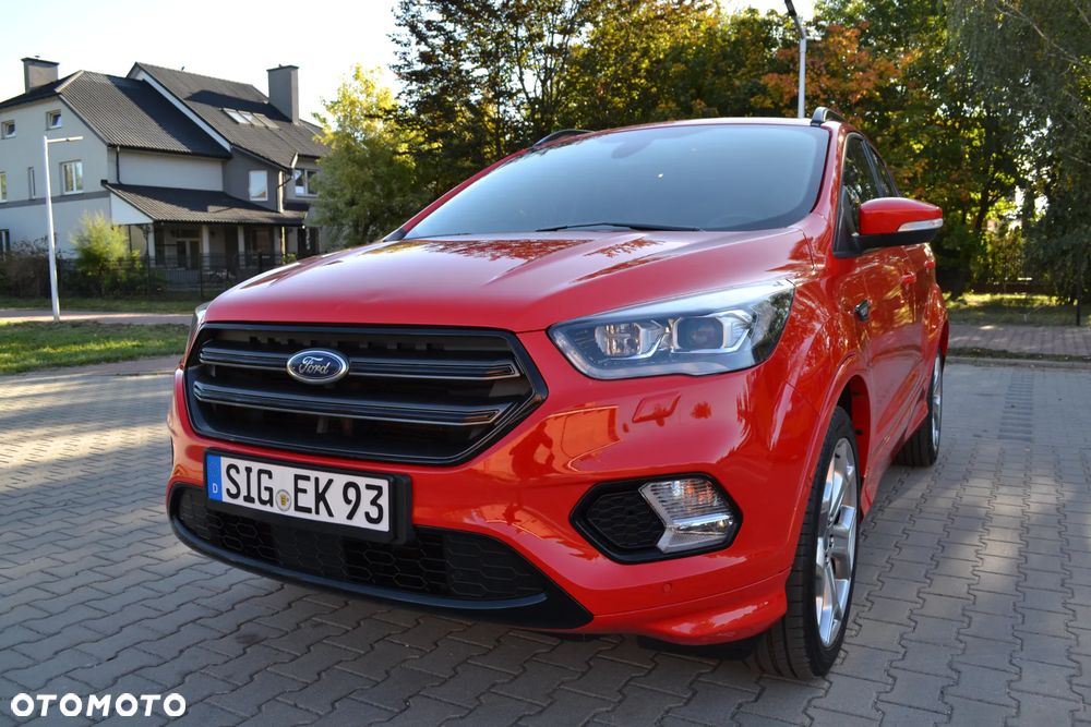 Ford Kuga 1.5 EcoBoost 2x4 ST-Line - 2