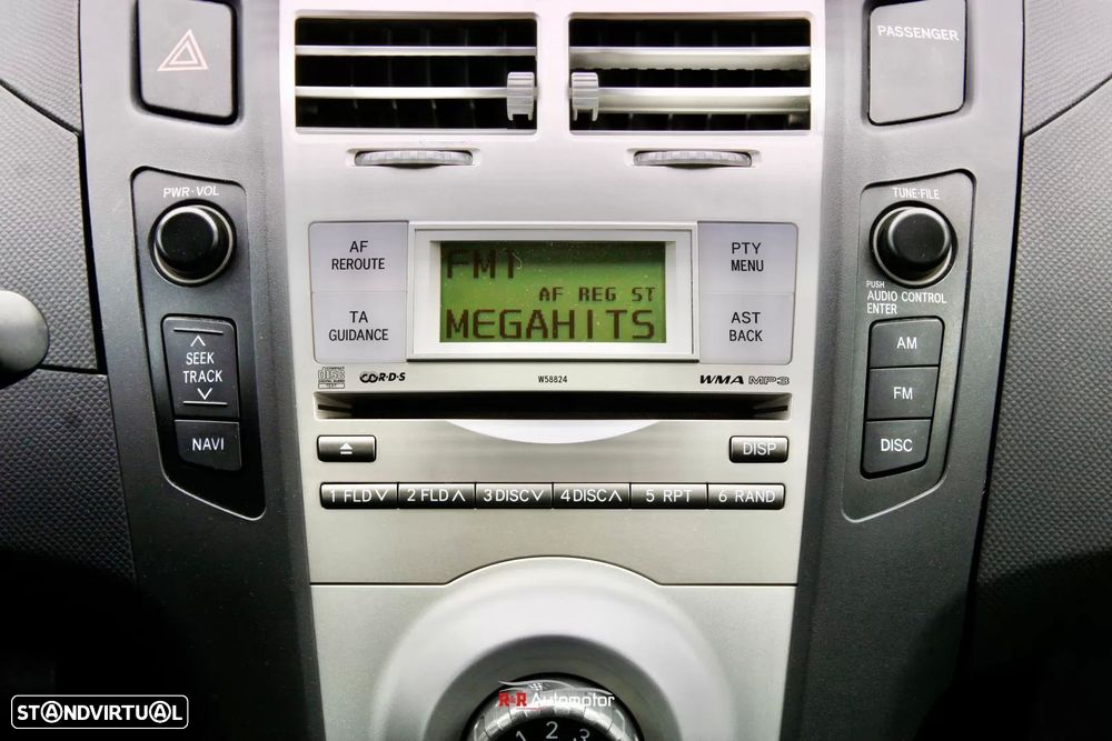 Toyota Yaris 1.4 D-4D Comfort+AC - 12