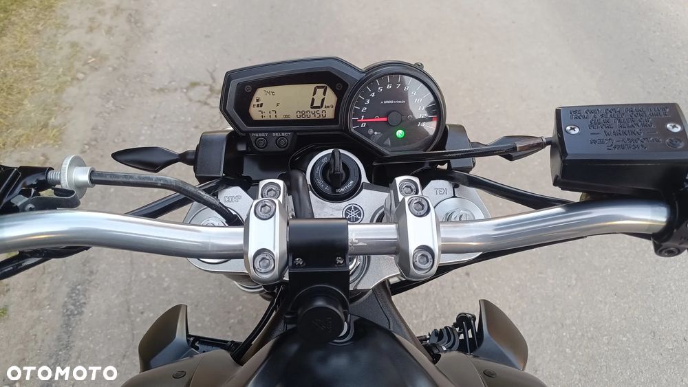 Yamaha FZ - 7