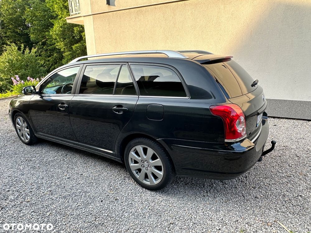 Toyota Avensis - 35