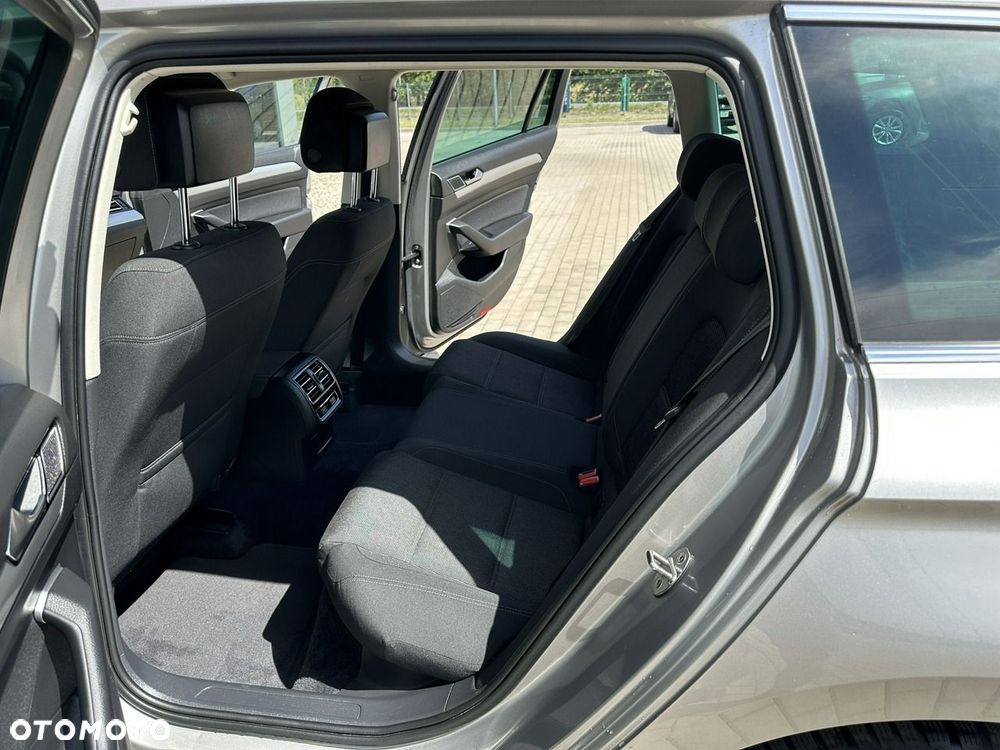 Volkswagen Passat Variant 2.0 TDI (BlueMotion Technology) Comfortline - 12