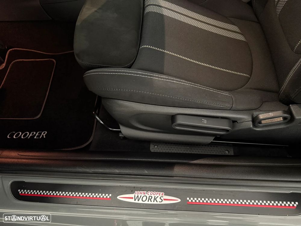MINI 3 Portas Cooper D Aut. - 9