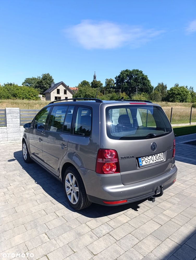 Volkswagen Touran 1.9 TDI DPF BlueMot Trendline - 3