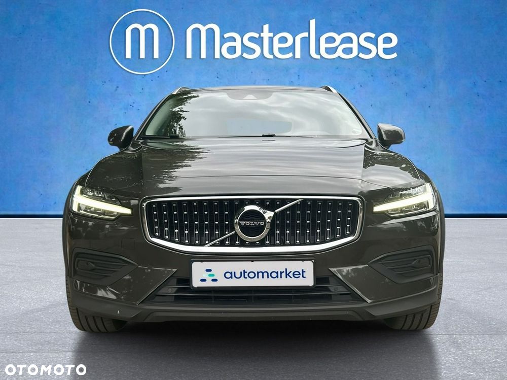 Volvo V90 Cross Country - 2
