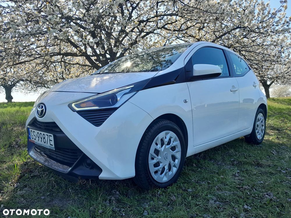 Toyota Aygo x-play - 1