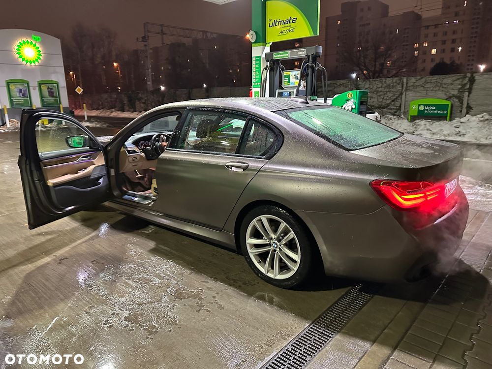 BMW Seria 7 740Li - 9