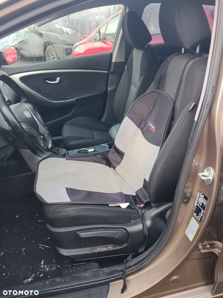 Hyundai i30 1.6 Classic - 14