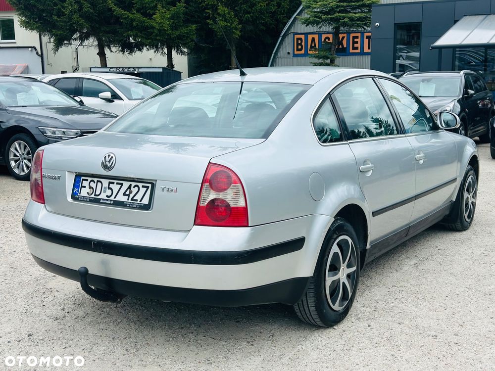 Volkswagen Passat 1.9 TDI Comfortline - 5