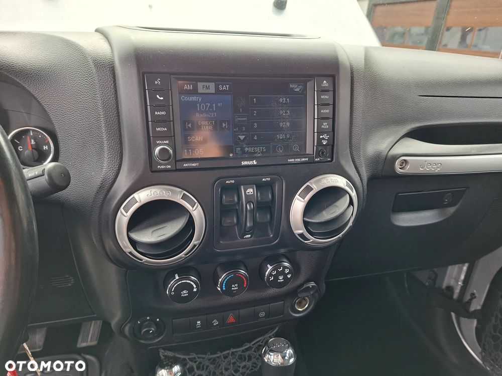 Jeep Wrangler Unlimited 3.6 Automatik Sahara - 11