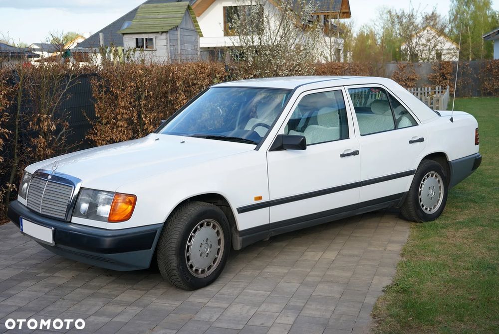 Mercedes-Benz W124 (1984-1993) - 12
