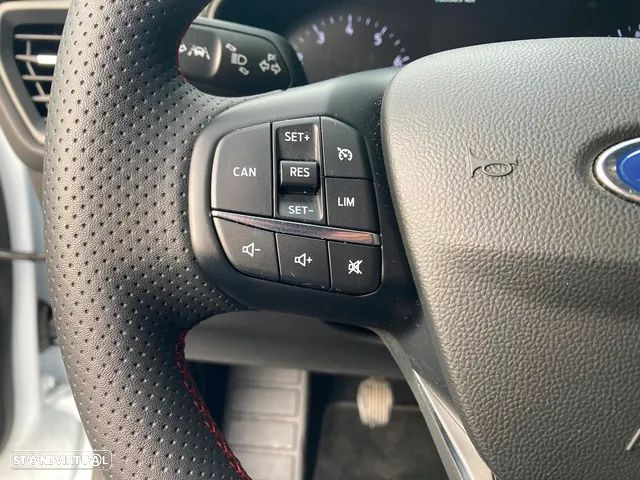 Ford Focus 1.0 EcoBoost MHEV ST-Line - 18