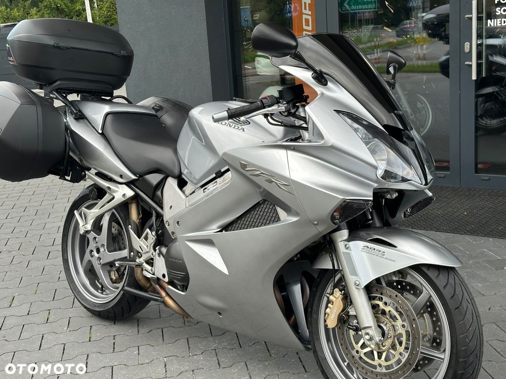 Honda VFR - 21