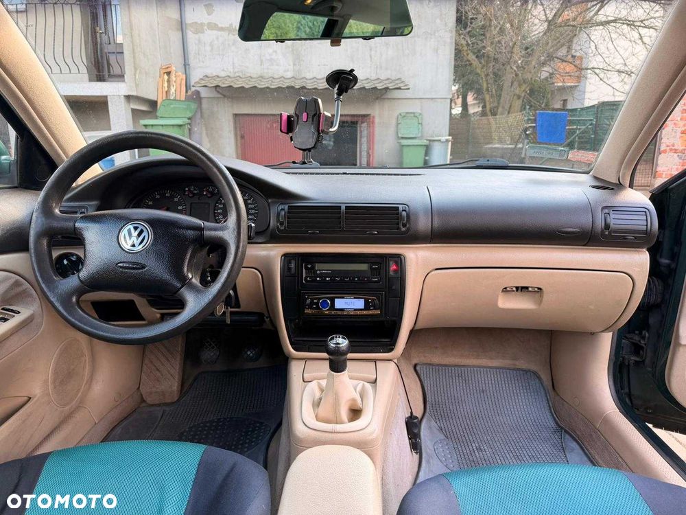 Volkswagen Passat - 2