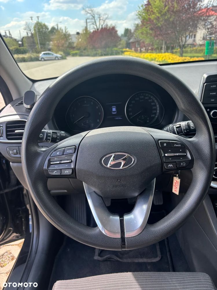 Hyundai i30 1.5 DPI Classic + - 19