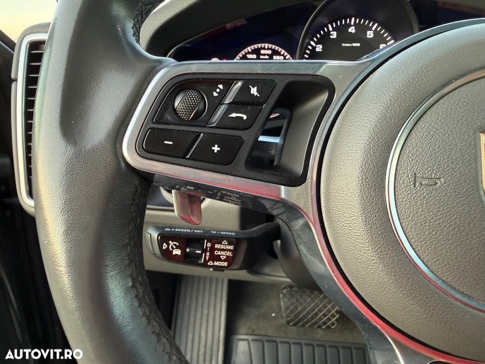 Porsche Cayenne - 17