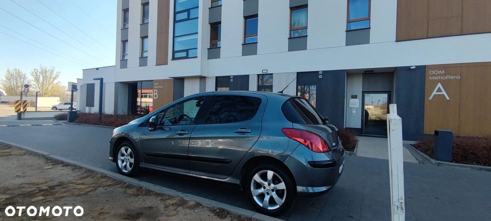 Peugeot 308 HDi FAP 110 Premium - 5