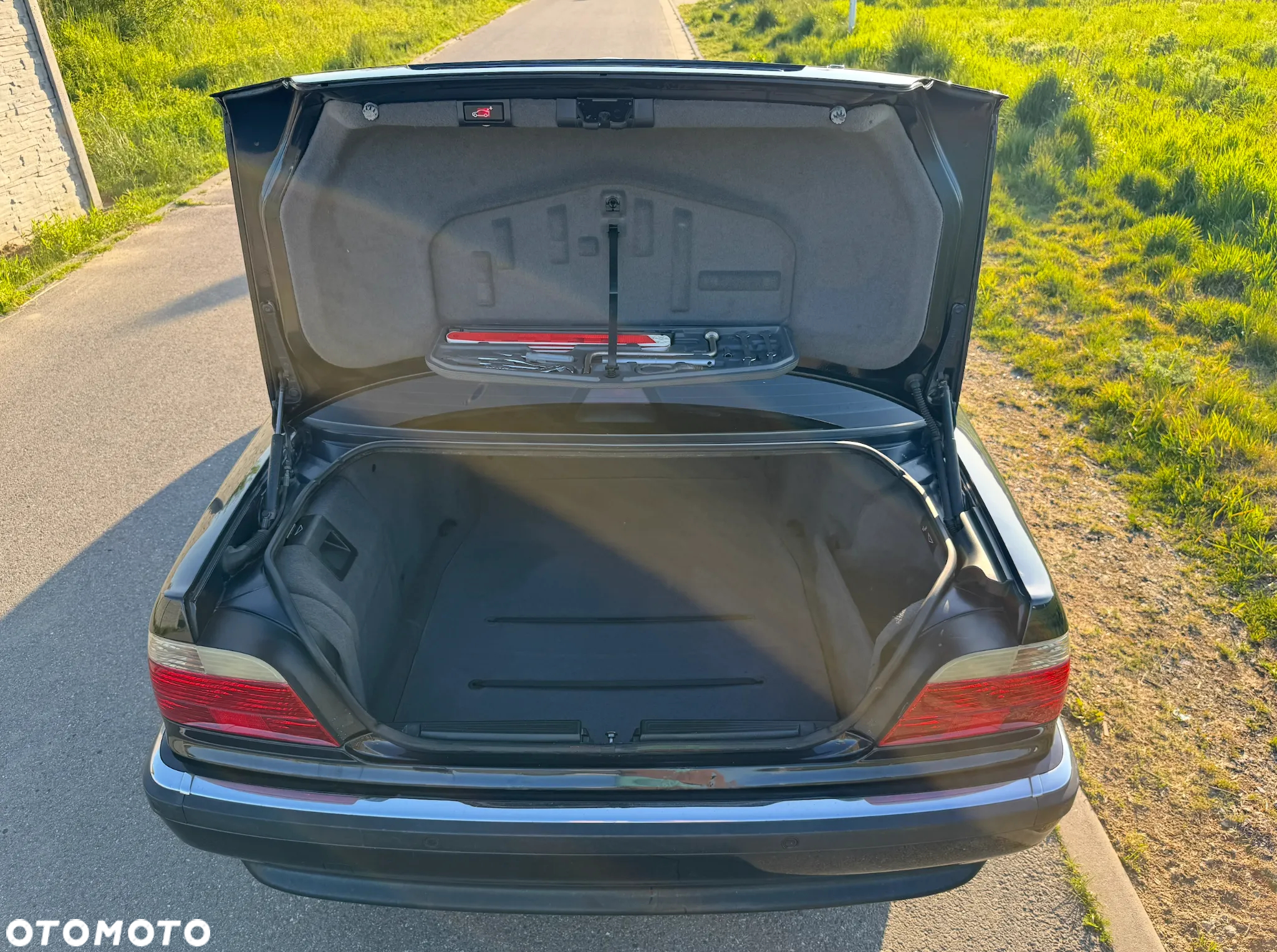 BMW Seria 7 735i - 4