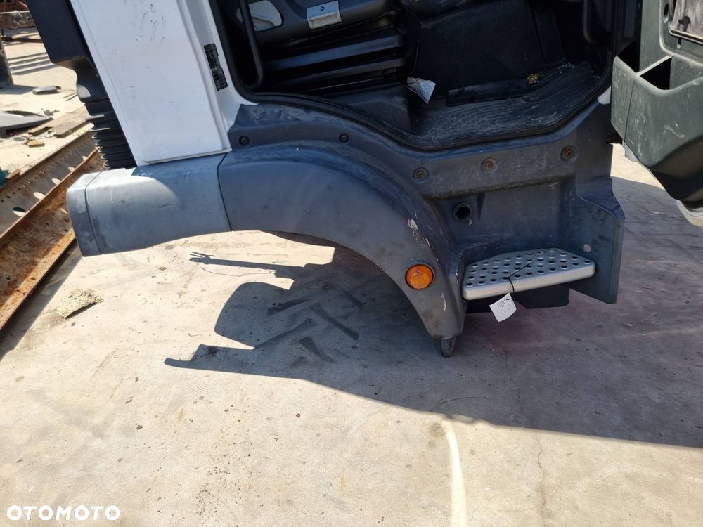 STOPIEŃ PRAWY MAN TGM 15.250 - 1