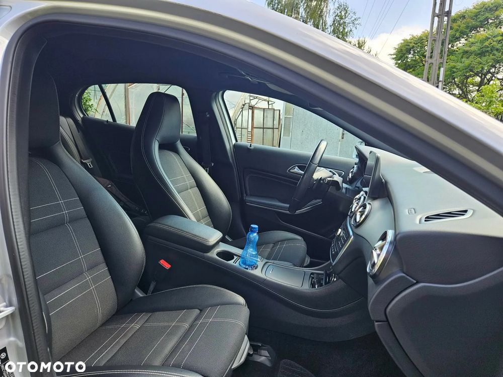 Mercedes-Benz GLA 200 7G-DCT Urban - 6
