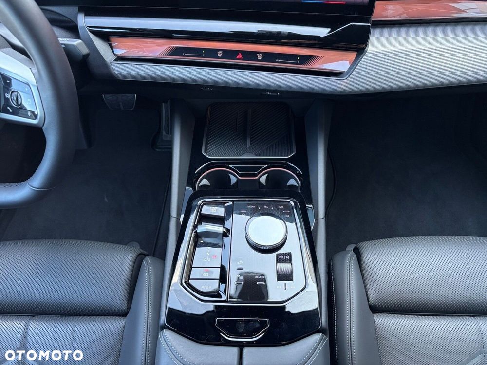 BMW Seria 5 520d xDrive mHEV M Sport - 41