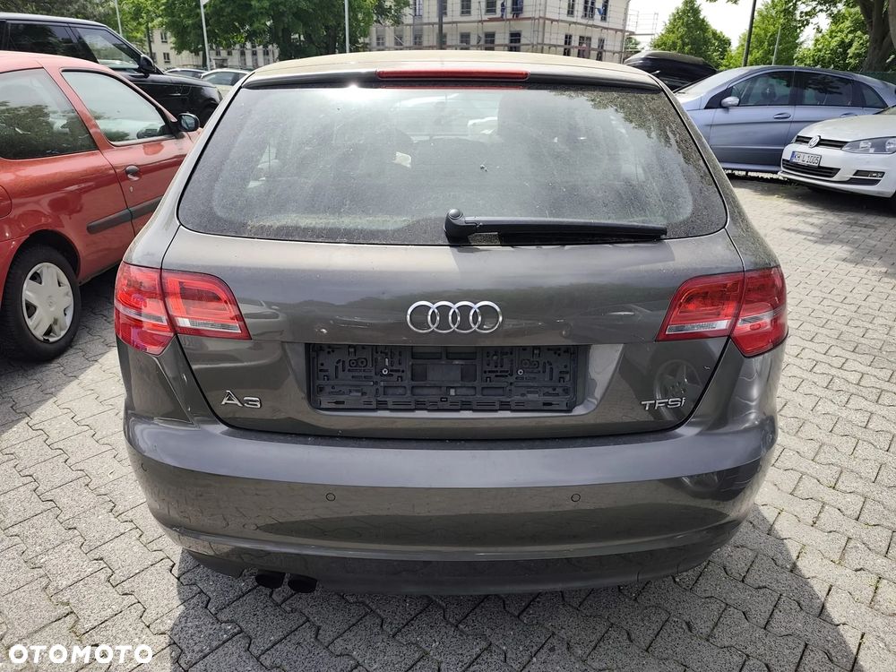 Audi A3 Sportback 1.8 TFSI Ambiente - 23