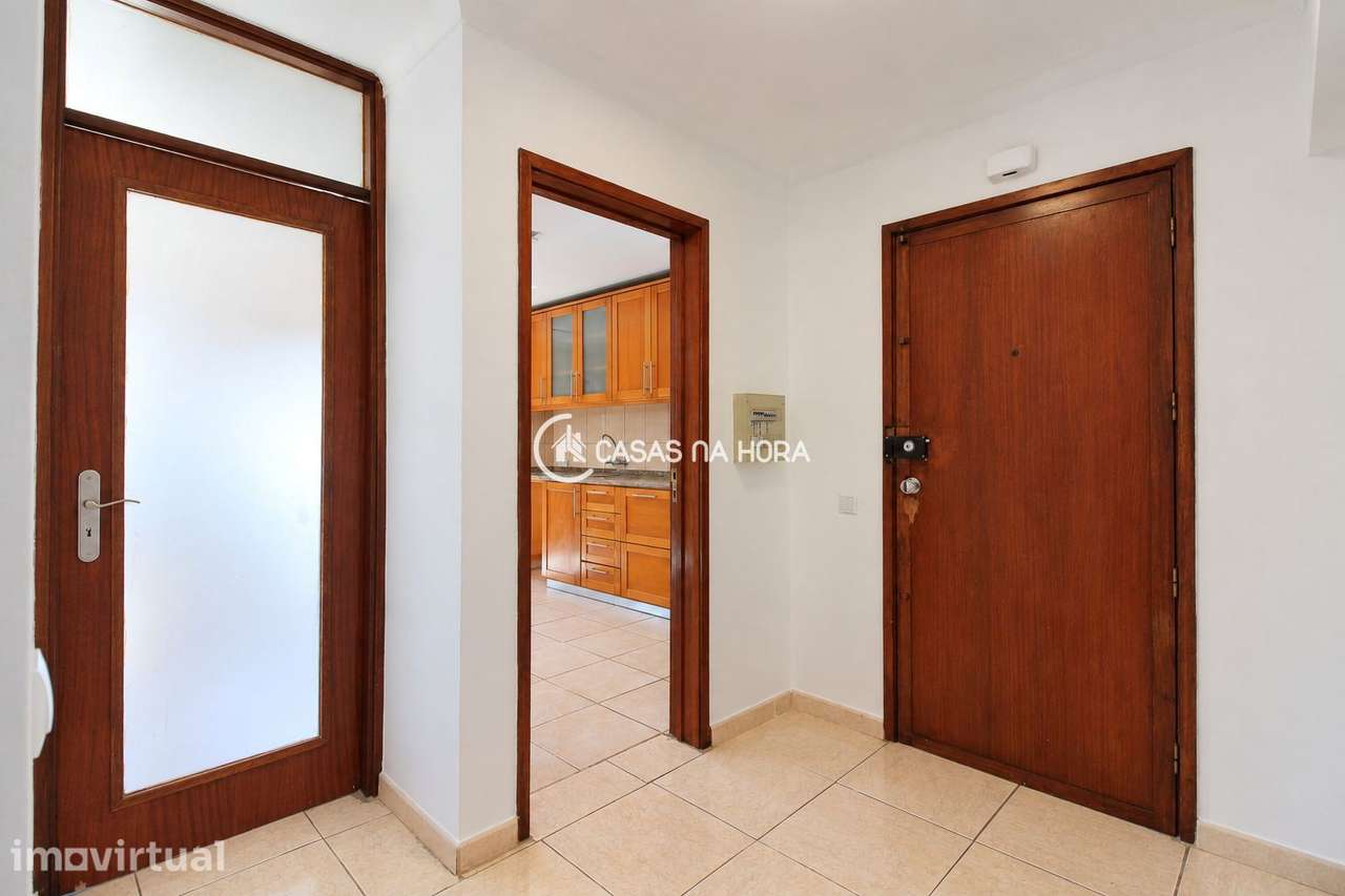 T2 Junto ao Hospital São João da Madeira - Grande imagem: 4/27