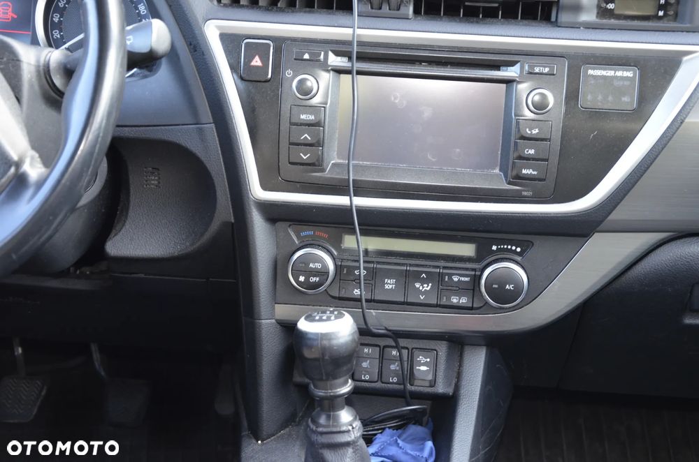 Toyota Auris 1.6 Dynamic - 11