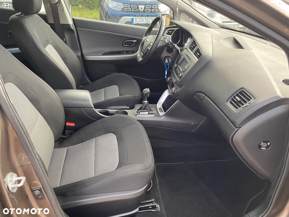 Kia Ceed 1.4 CVVT Attract Plus - 25