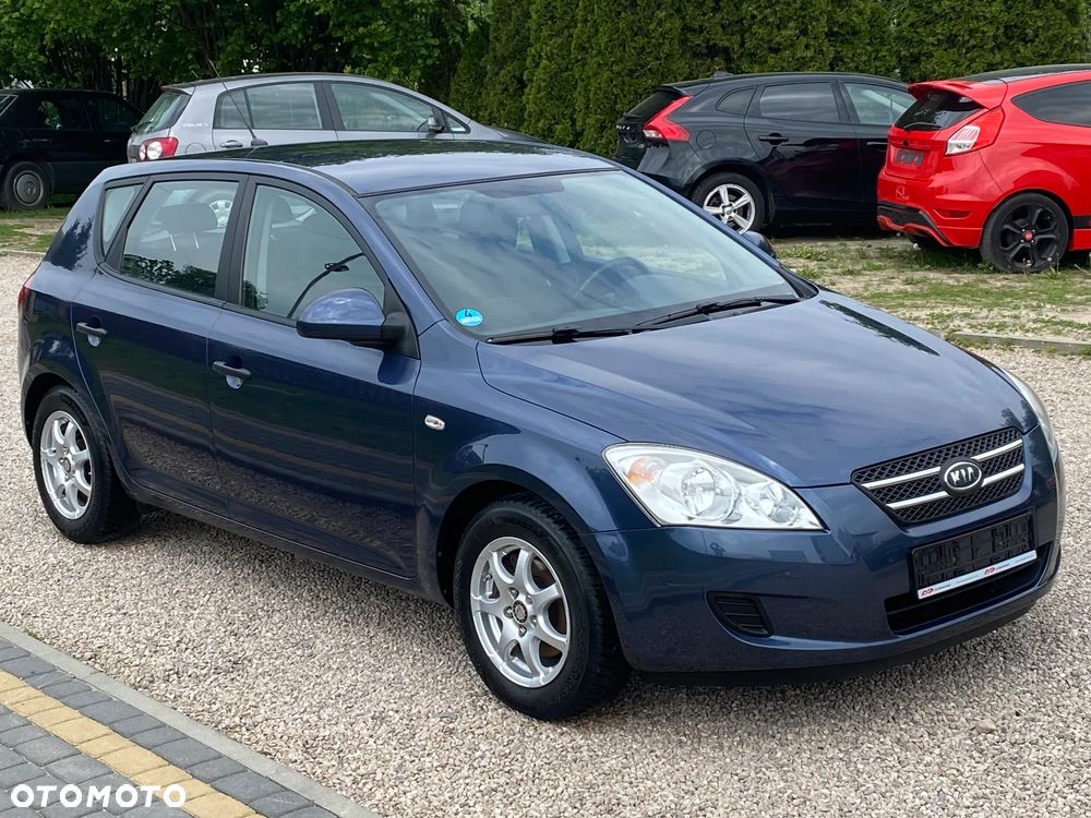 Kia Ceed 1.4 CVVT Attract - 1
