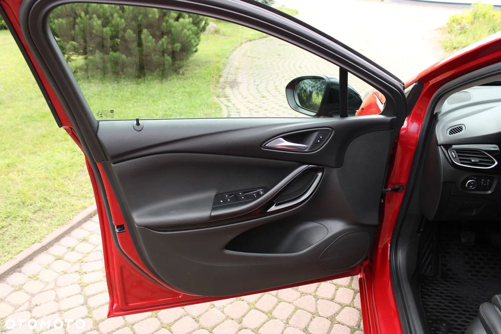 Opel Astra 1.2 T Elegance S&S - 12