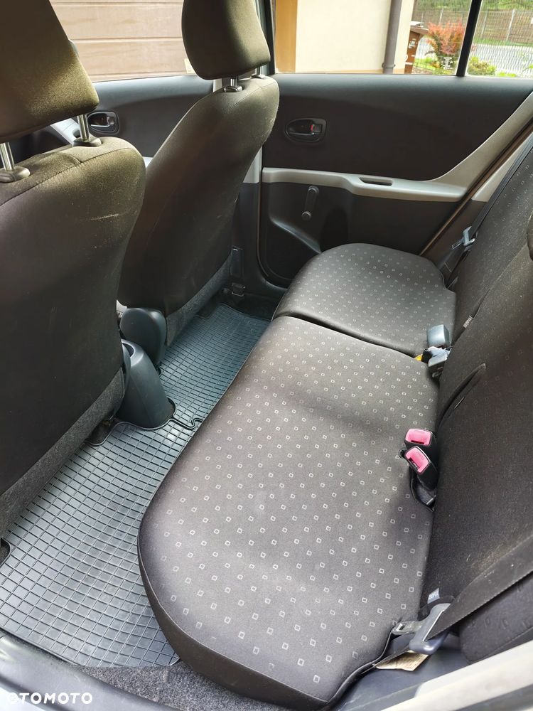 Toyota Yaris 1.0 Luna A/C - 23