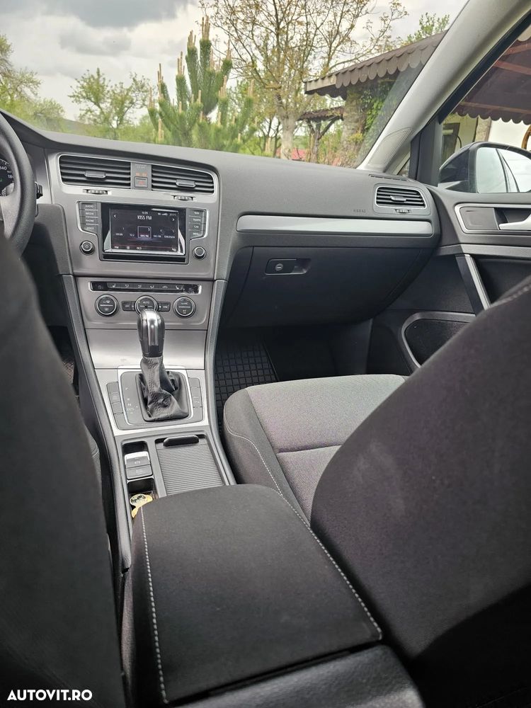 Volkswagen Golf 1.6 TDI BlueMotion Technology DSG Trendline - 9