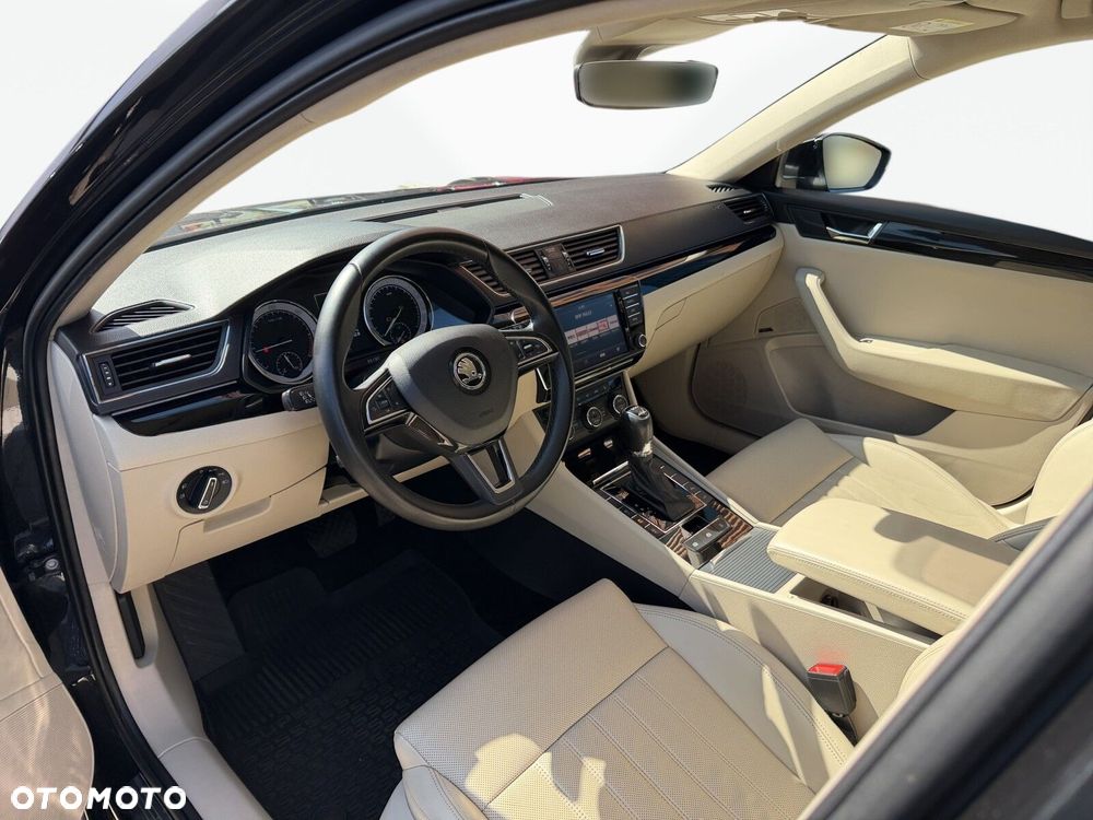 Skoda Superb 2.0 TDI 4x4 L&K DSG - 11
