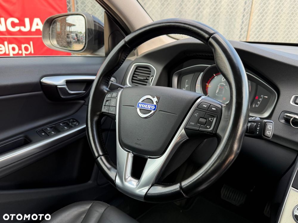 Volvo V60 D3 Drive-E Momentum - 37