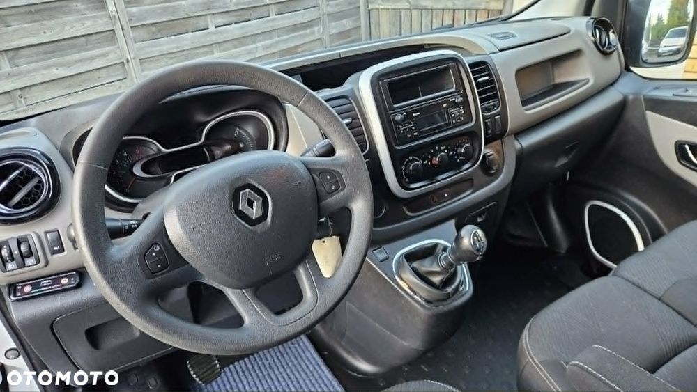 Renault TRAFIC - 12