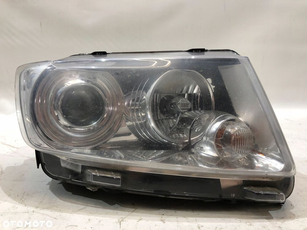 grand cherokee wk2 lampa prawa reflektor prawy - 1