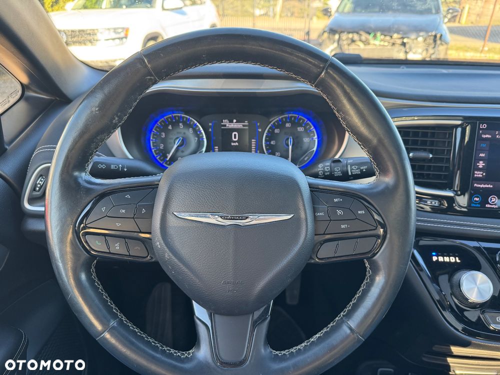 Chrysler Pacifica - 5