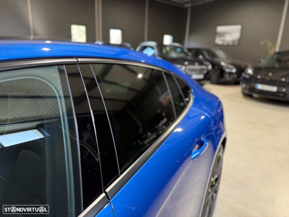 Porsche Panamera 4 E-Hybrid - 16