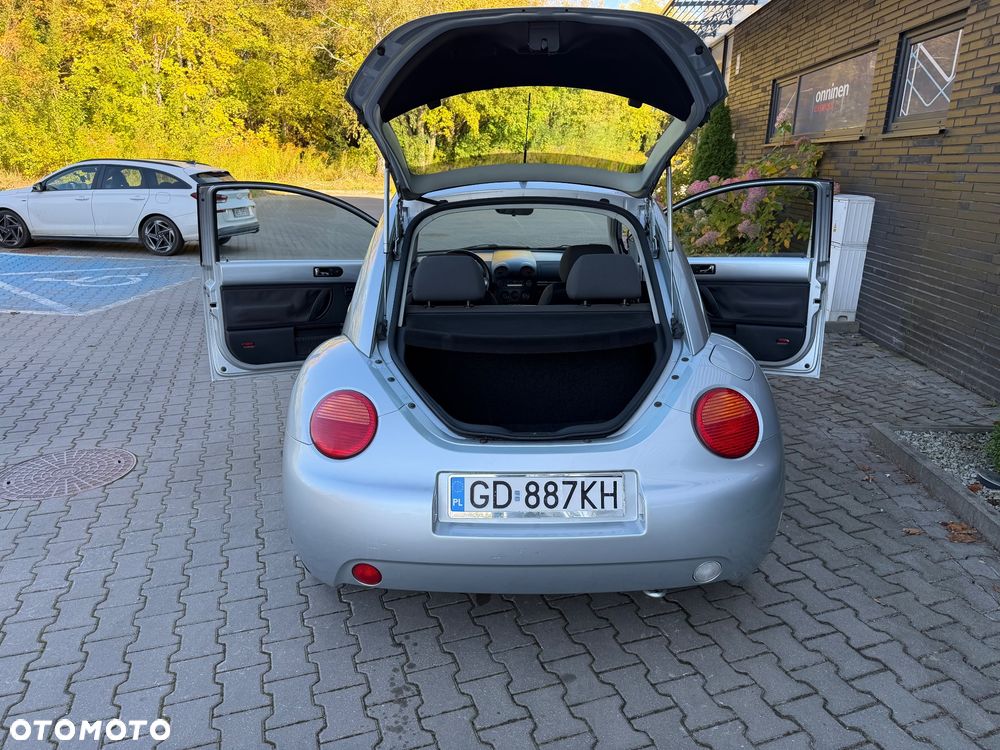 Volkswagen New Beetle - 10