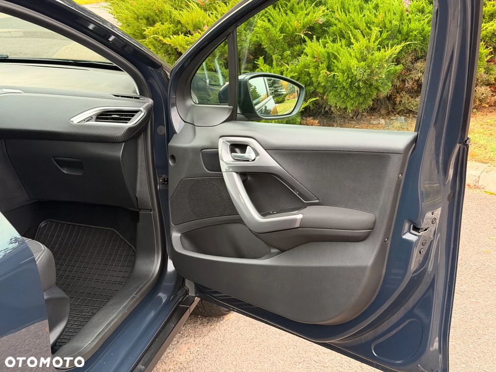 Peugeot 2008 1.2 Pure Tech Style - 30