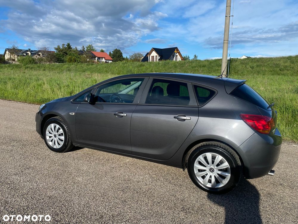 Opel Astra 1.4 Turbo Design Edition - 11