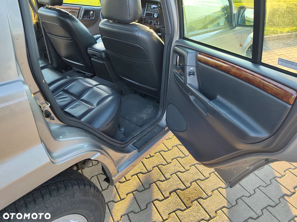 Jeep Grand Cherokee - 35