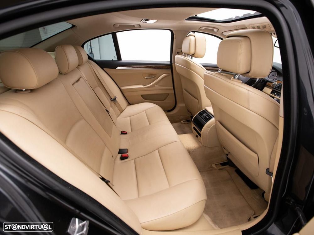 BMW 525 - 12