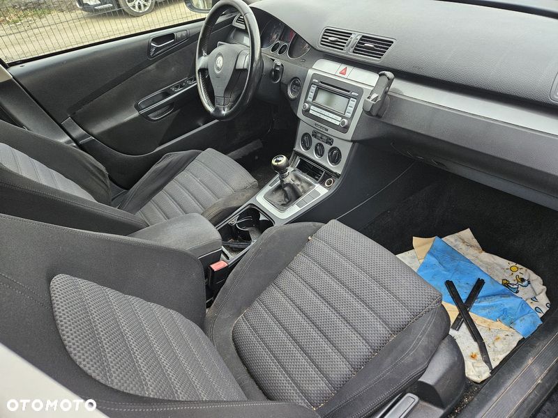 Volkswagen Passat 2.0 TDI Comfortline - 5