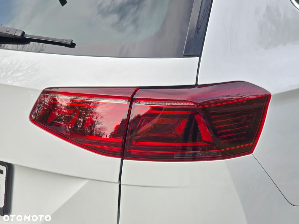 Volkswagen Passat 2.0 TDI Elegance DSG - 18