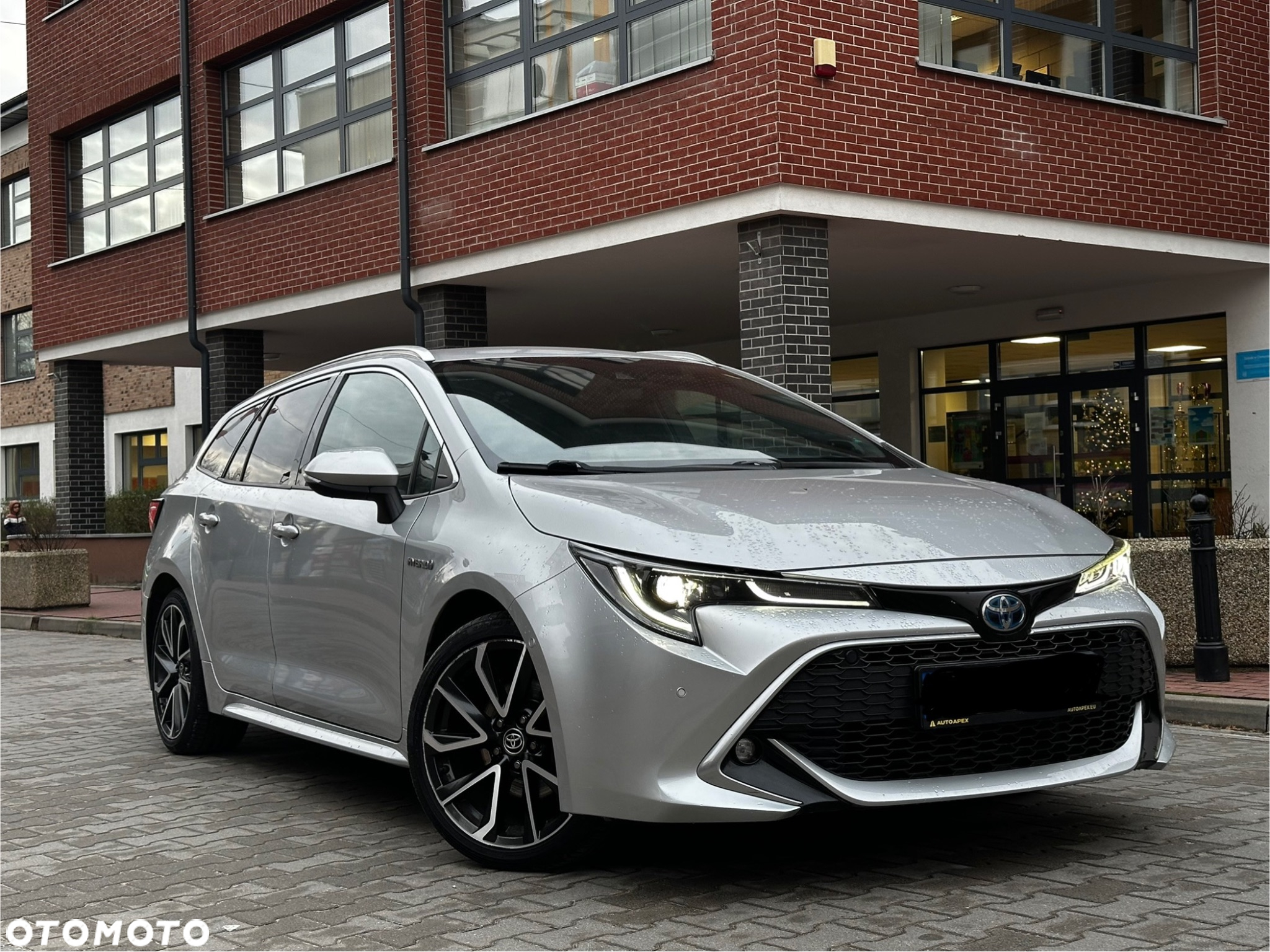 Toyota Corolla 2.0 Hybrid Executive - 2